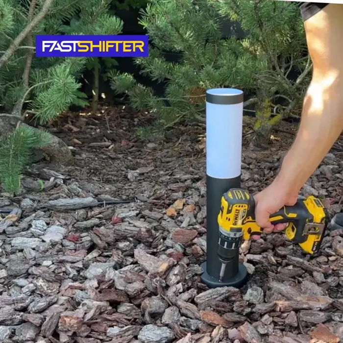 Fastshifter outdoor lamp post screw
